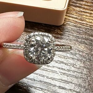 Moissanite clear diamond ring new in box size 9